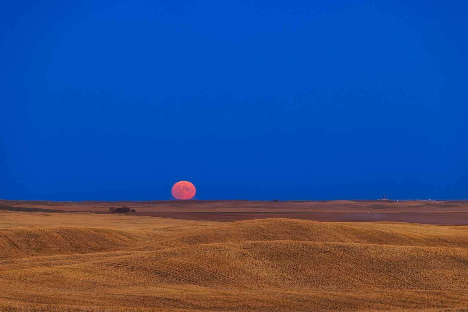 Supermoons October 2025
