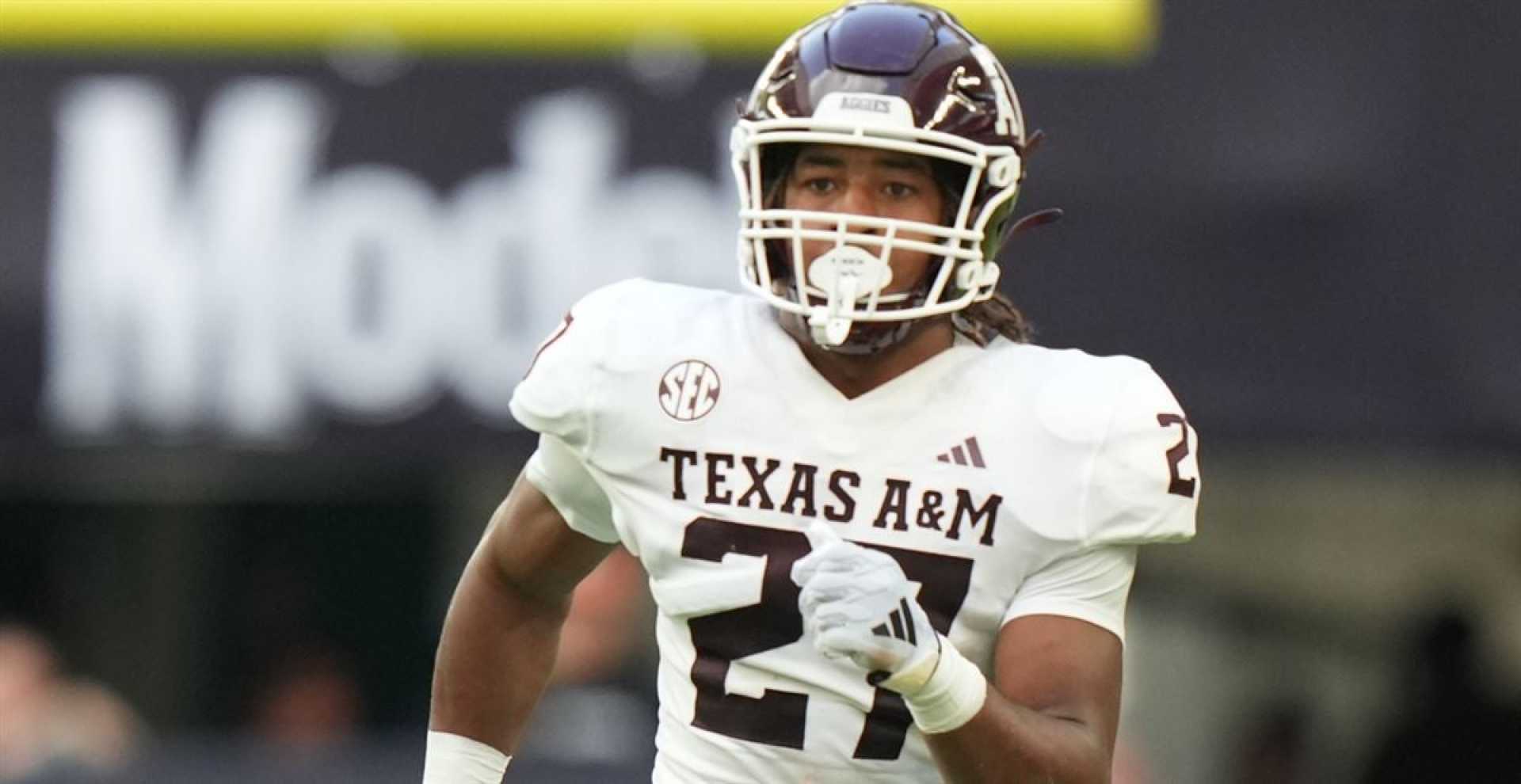 Texas A&m Football Linebacker Daymion Sanford