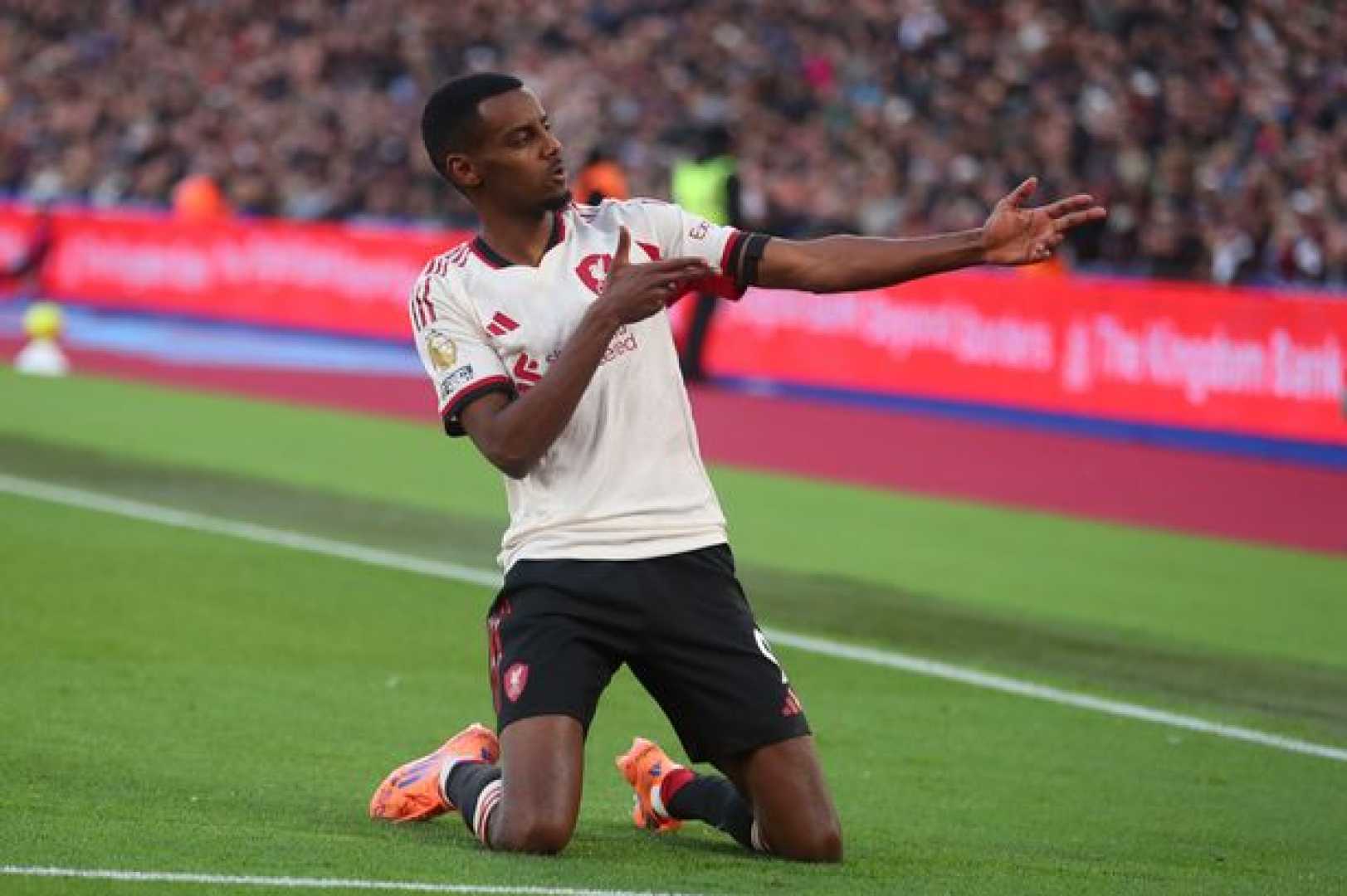 Alexander Isak Liverpool Premier League