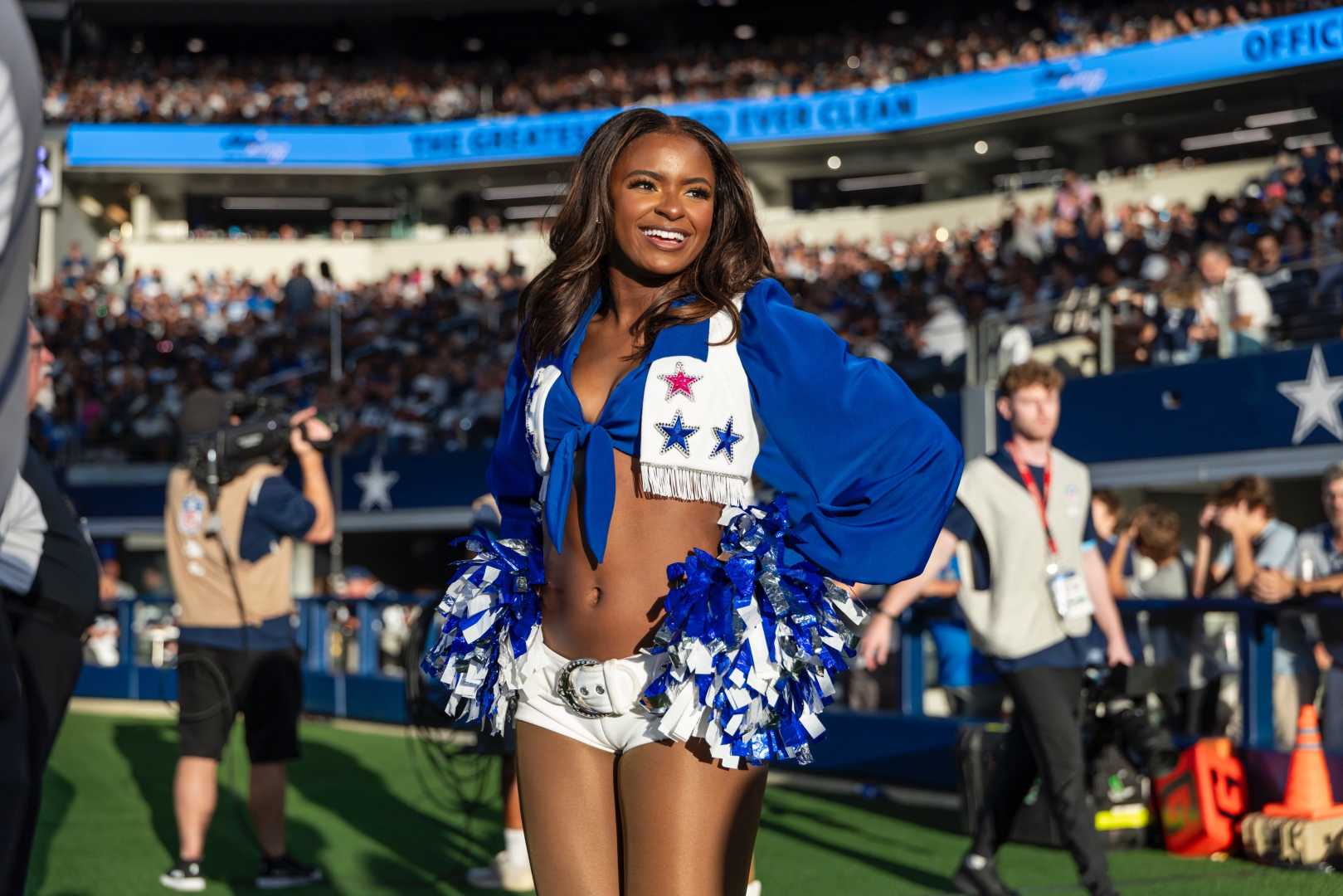 Dallas Cowboys Cheerleaders Beauty Routine