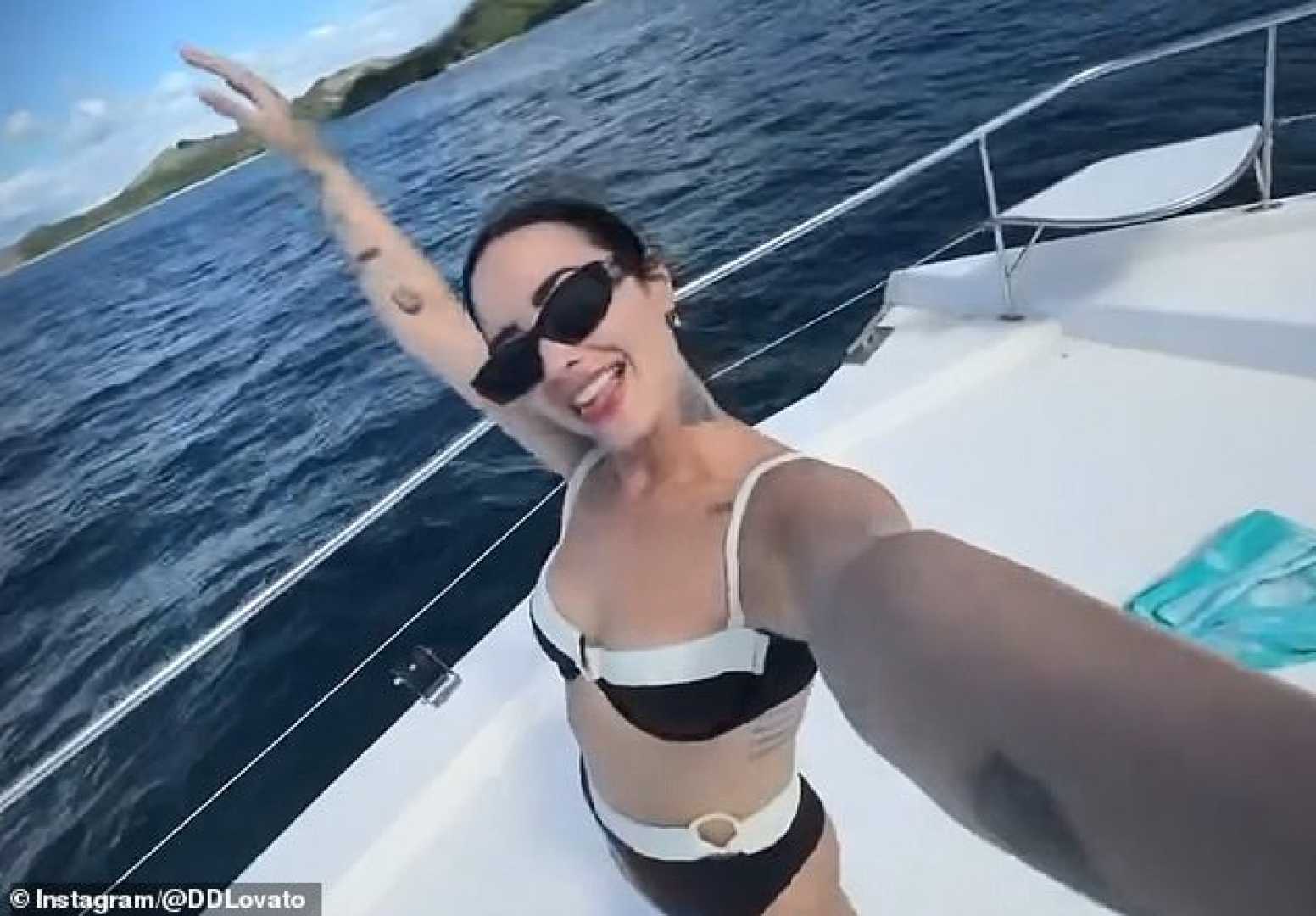 Demi Lovato Yacht Dancing Black And White Bikini