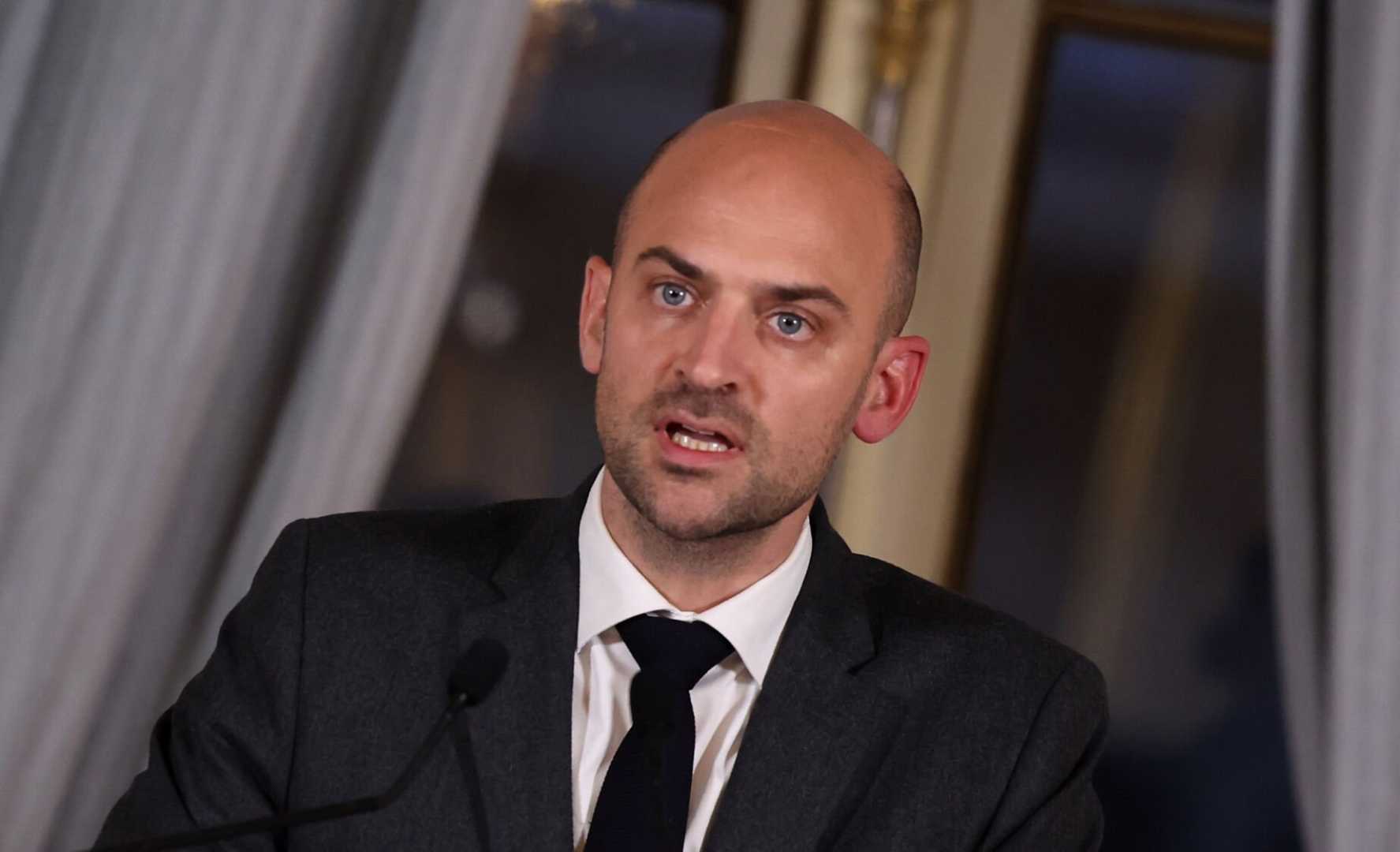 French Yoga Teacher Venezuela Release