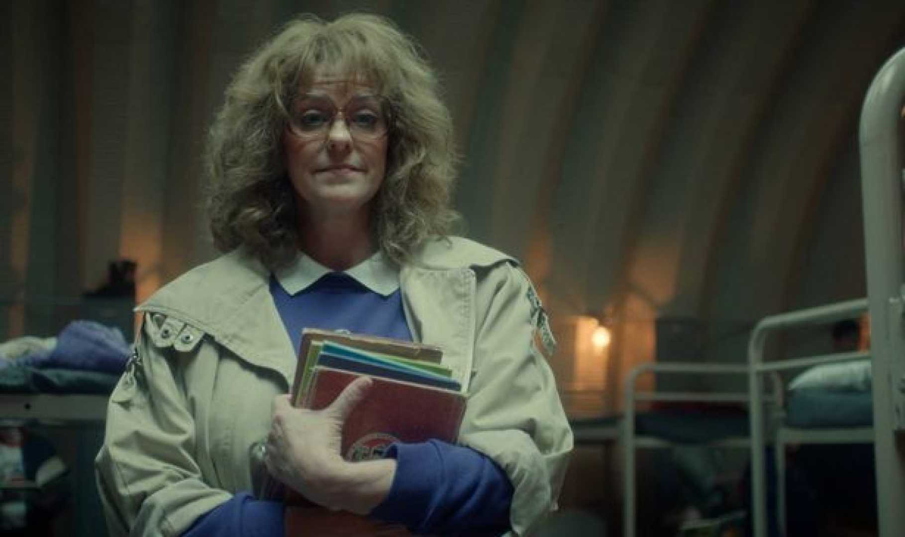 Hope Hynes Love Stranger Things