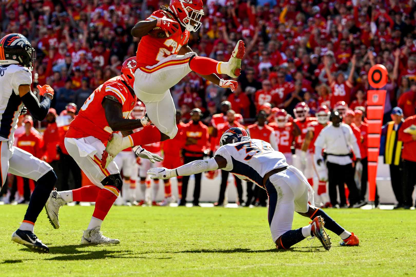Kareem Hunt Chiefs Vs Broncos