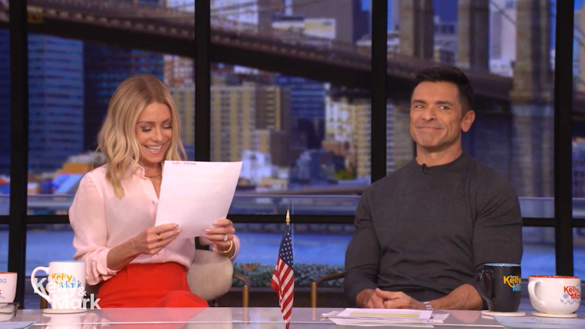 Kelly Ripa Mark Consuelos Thanksgiving Dinner