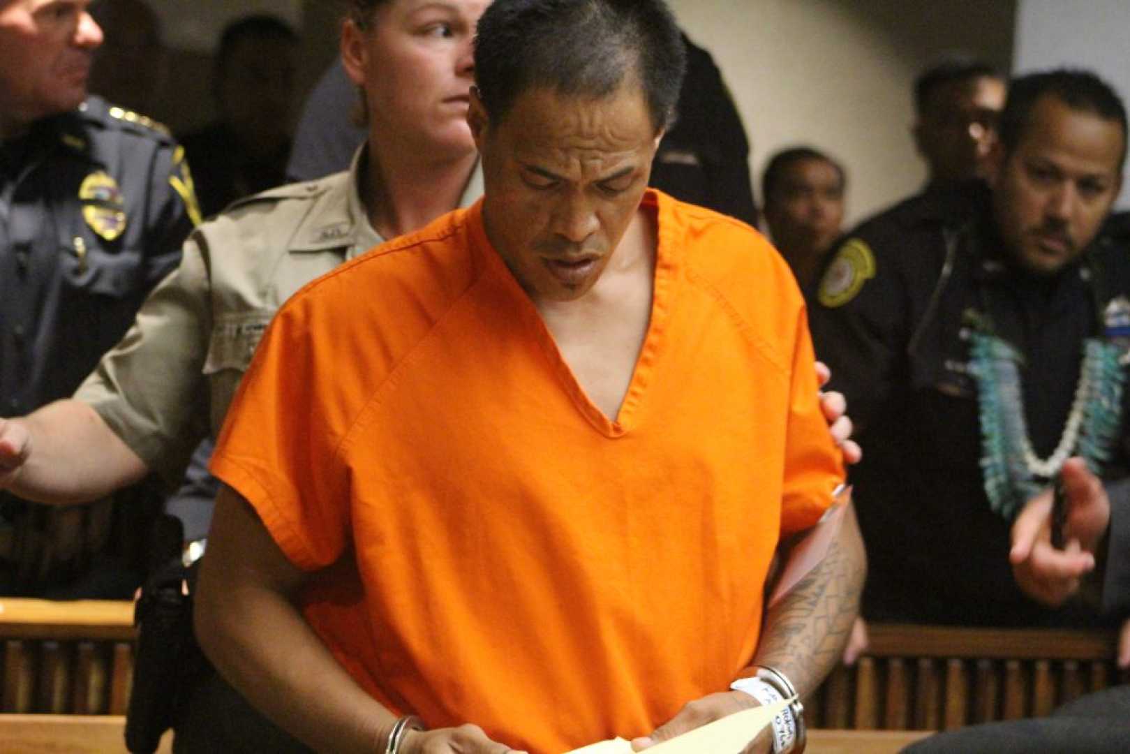 Maui Police Officer Handcuffed Suspect