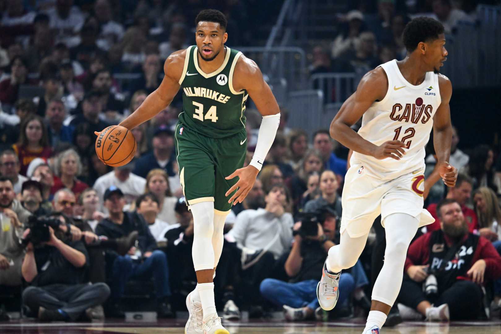 Milwaukee Bucks Vs Cleveland Cavaliers Game