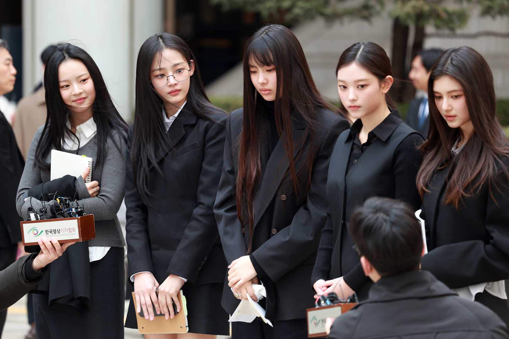 Newjeans K Pop Group Lawsuit Court Hearing