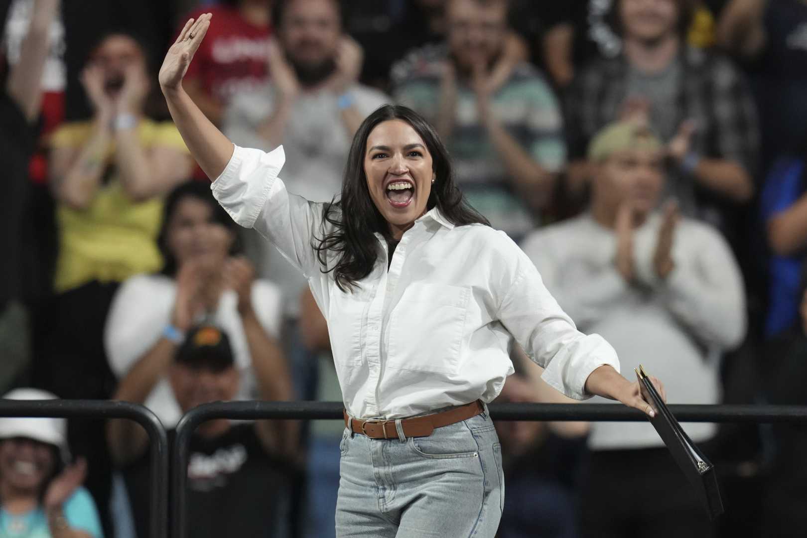 Ocasio Cortez Fundraising Small Donations