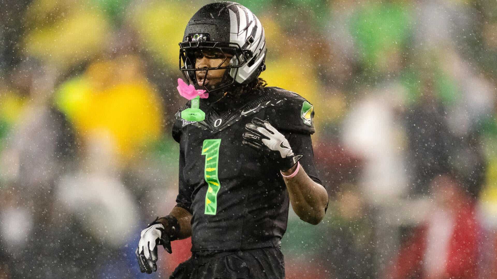 Oregon Ducks Wide Receiver Dakorien Moore Injury