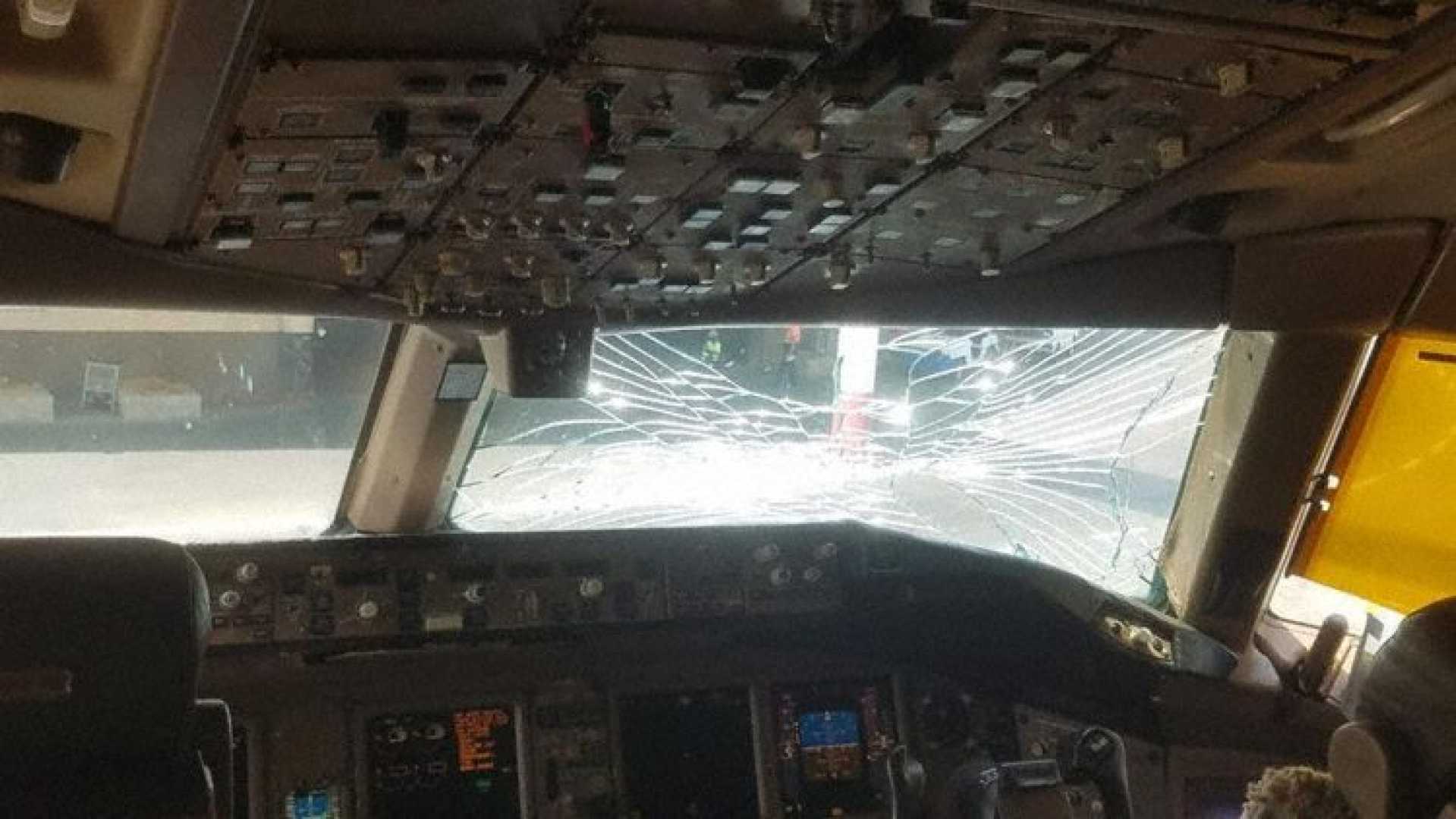 Pakistan International Airlines Flight Cracked Windshield