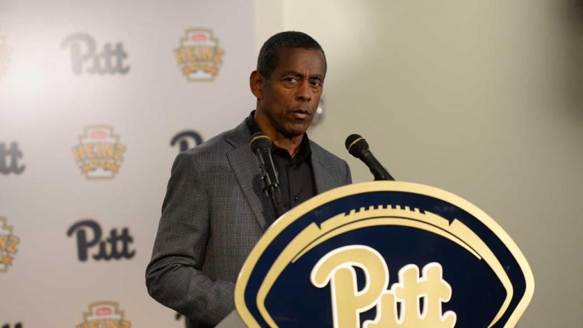 Pitt Football Tony Dorsett Jersey Retirement