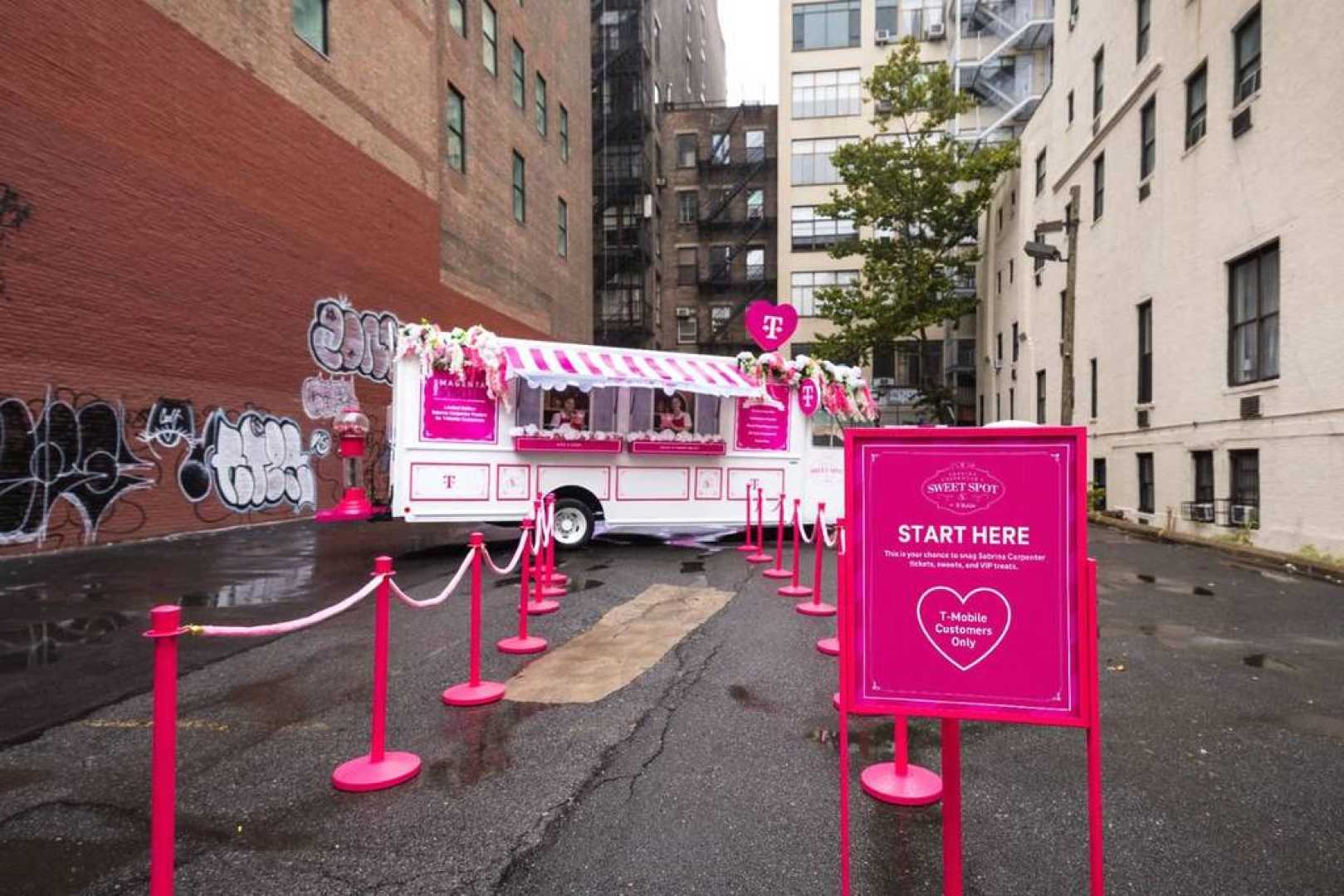 Sabrina Carpenter Pop Up Los Angeles