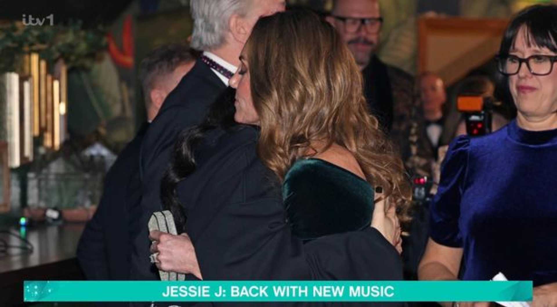 Jessie J Hugging Princess Kate At Royal Variety Performance