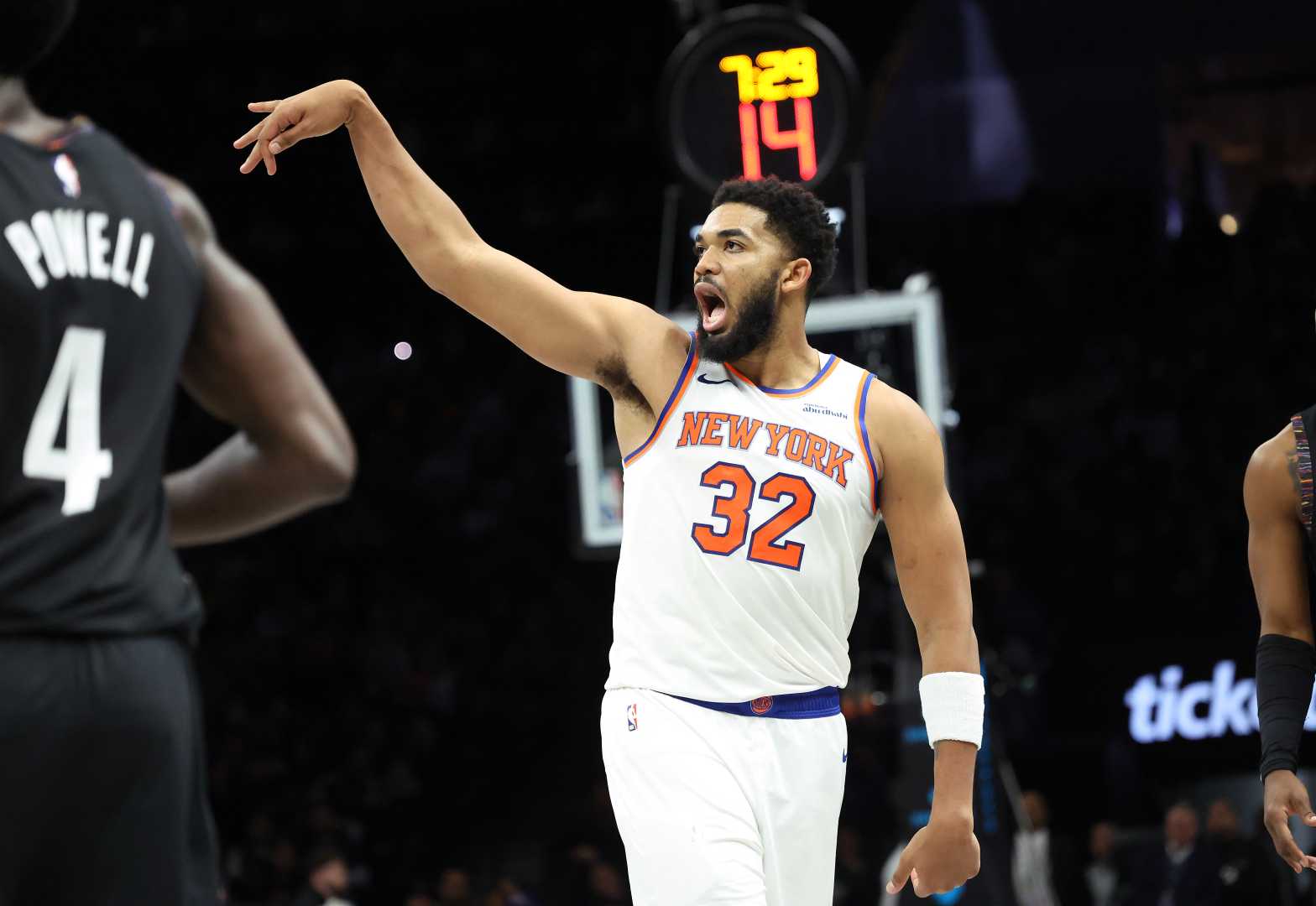 Karl Anthony Towns Basketball Knicks