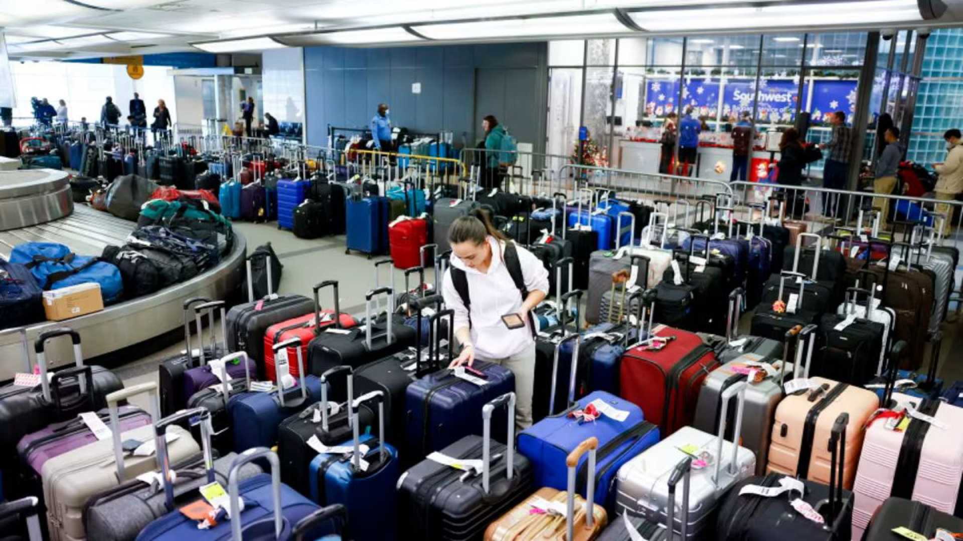 Southwest Airlines Plane And Baggage Carts
