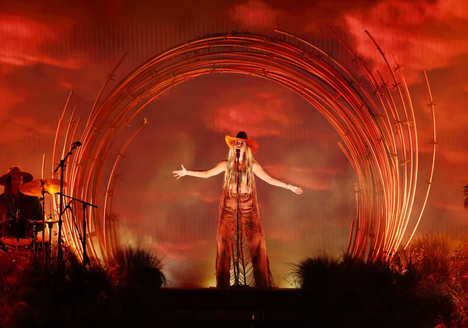 Lainey Wilson Cma Awards Performance